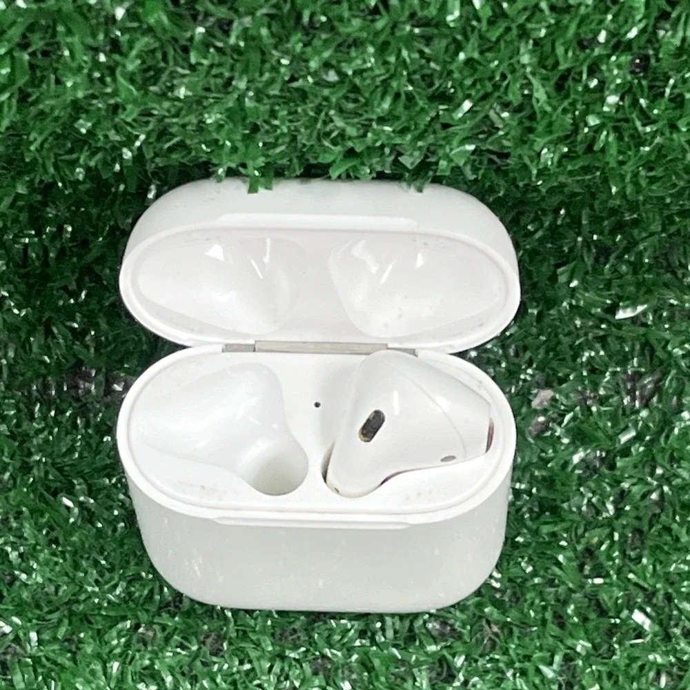 APPLE AirPods 2nd Generation RIGHT ONLY w/ Charging Case A1602 A2032